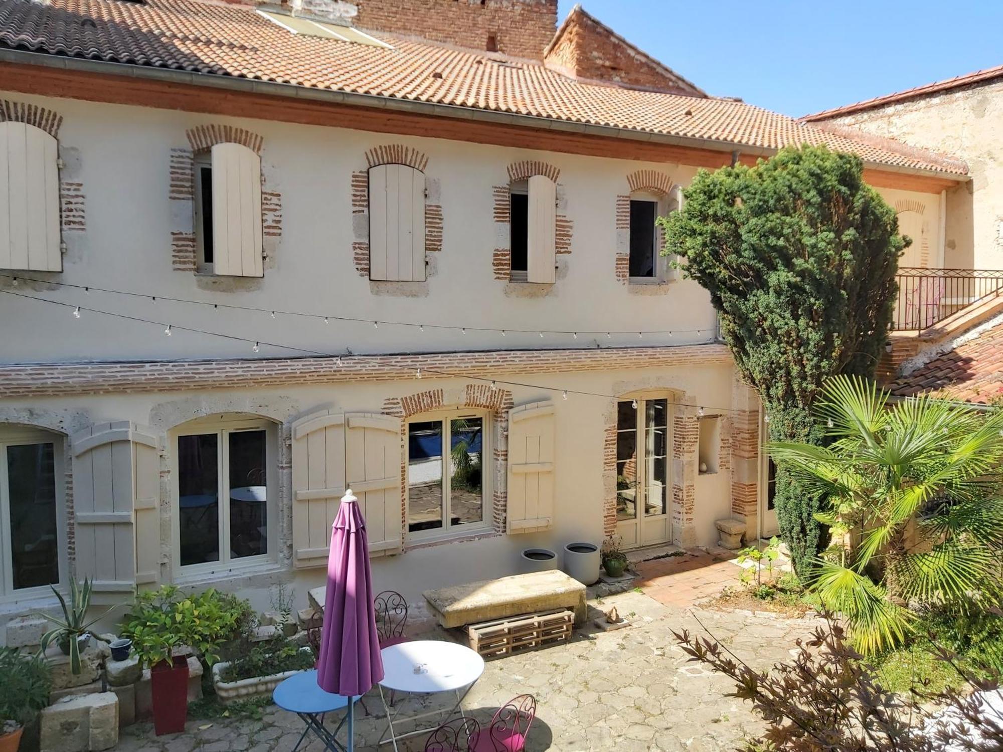 Hyper Centre - 60m² Avec Piscine Chauffee * Agen